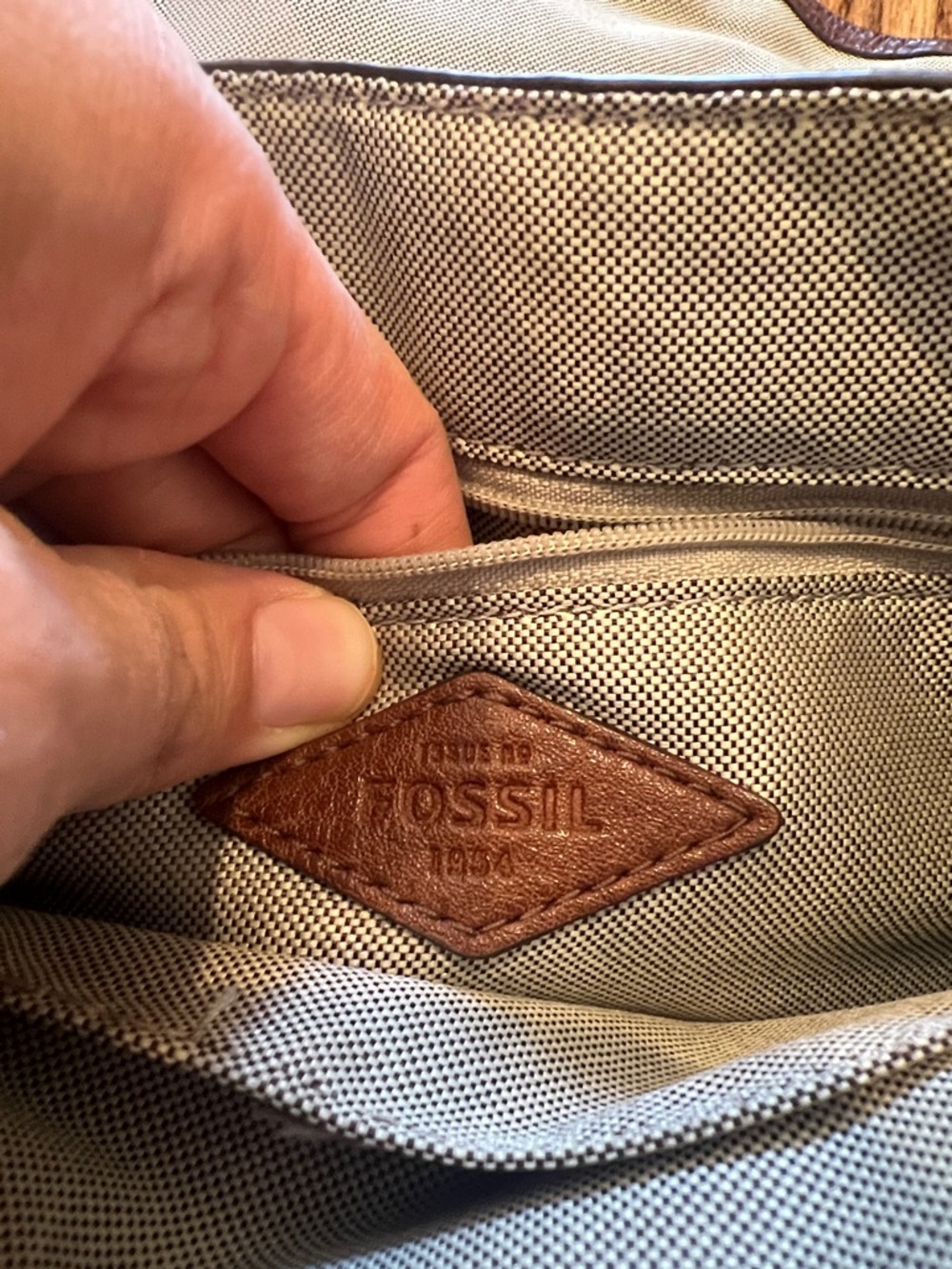 Fossil Heritage Top Handle Leather Crossbody Bag - Picture 4 of 7